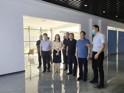 集团金辉一行赴西安国际港务区进行工作互换